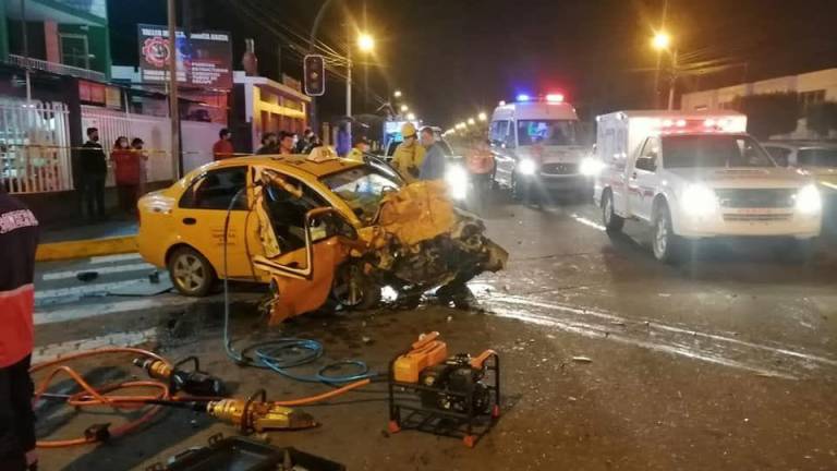 Mortal accidente de tránsito en Pujilí; vehículos se impactaron de frente