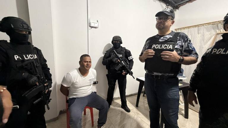Desarticulan red criminal en Esmeraldas, Manabí y Tungurahua: 10 detenidos y un policía vinculado