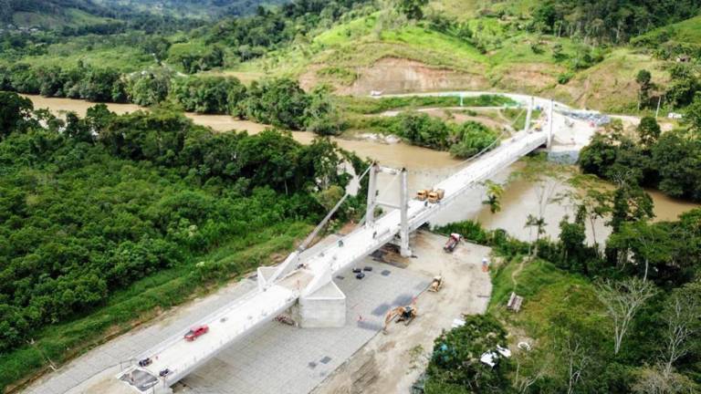 Puente carrozable se inauguró sobre el río Zamora