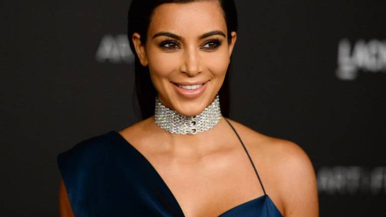 Kim Kardashian se quita todo y luce cuerpazo en Snapchat