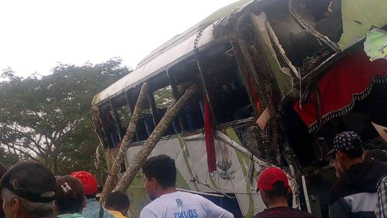 Accidente en bus en Chone, Manabí deja 10 fallecidos: ¿Por qué ocurrió el siniestro?