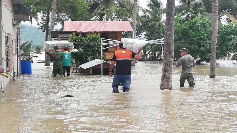 Casi 5 mil afectados por inundaciones en Manabí