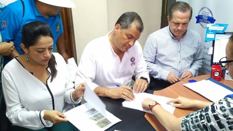 Correa se desafilia de Alianza PAIS tras resolución del TCE