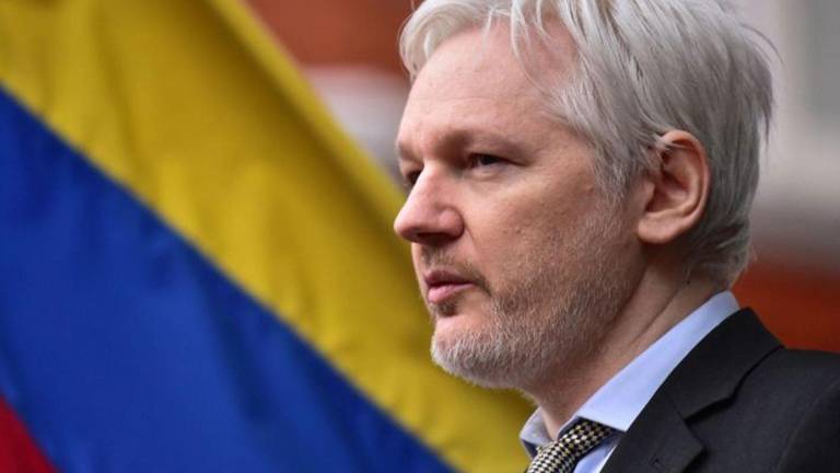 Moreno pide a Assange que no intervenga en temas de Ecuador