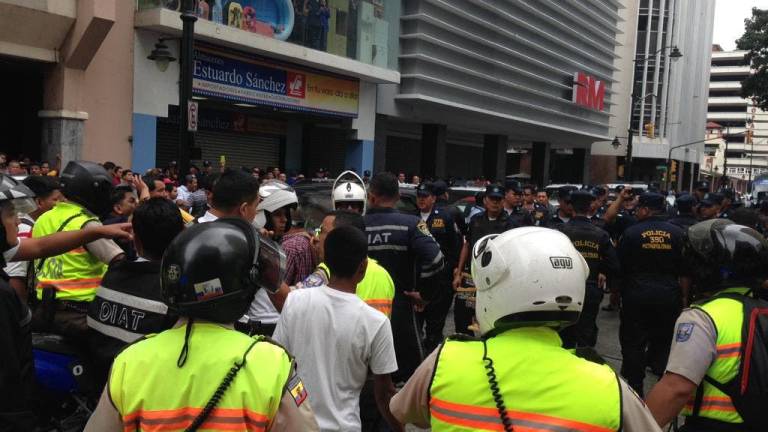 Agresión de metropolitano a vigilante de CTE generó caos en Guayaquil