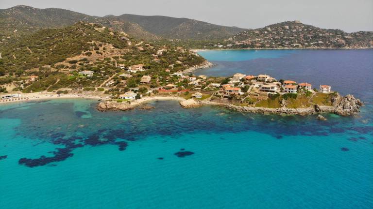 Ofrecen 15 mil dólares por vivir en una isla en Italia