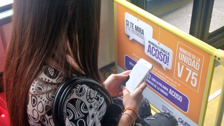 Quito: Mujeres podrán denunciar acoso desde celular en transporte