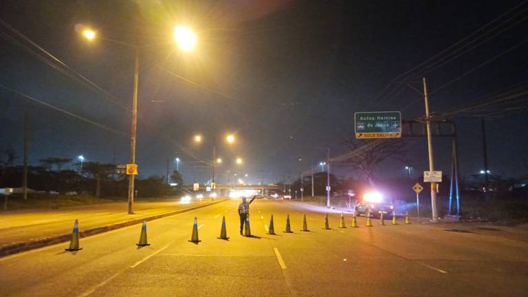 Continúan los incidentes en la Penitenciaría: ATM cierra la Vía a Daule debido a procedimiento policial