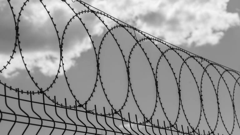 Sentencian a dos adolescentes a ocho años de internamiento por terrorismo