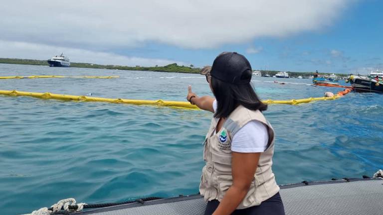 Embarcación que transportaba diésel se hundió en Galápagos