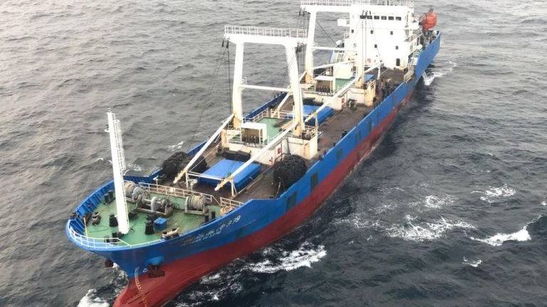 Ecuador hará consulta regional por amenaza de flotas pesqueras extranjeras