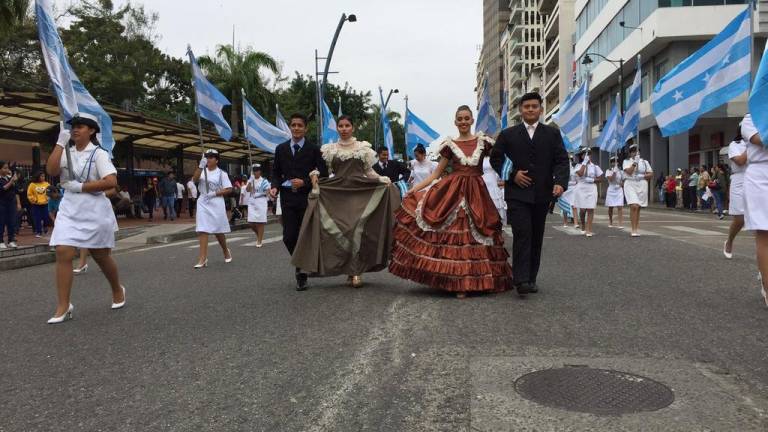Guayaquil arranca fiestas julianas con pregón cívico