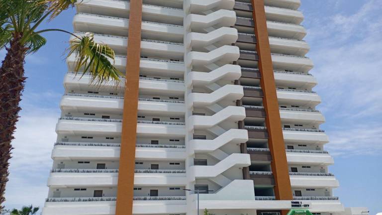 La primera torre terminada del proyecto Sunset City, ubicado en el cantón Playas, fue presentada oficialmente.