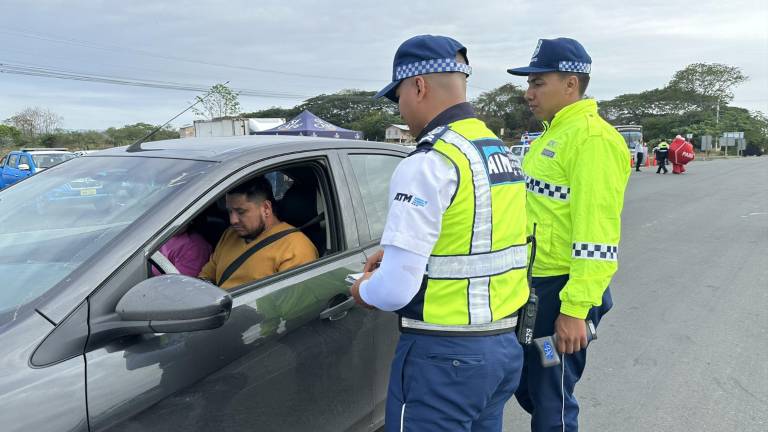 Agentes de la ATM realizan operativos en vía a la Costa.