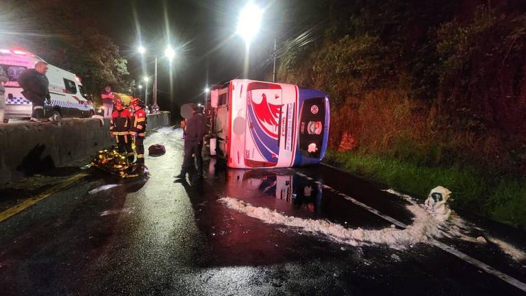 Quito: siniestro de tránsito con un bus interprovincial deja 20 heridos en el sector de la Argelia
