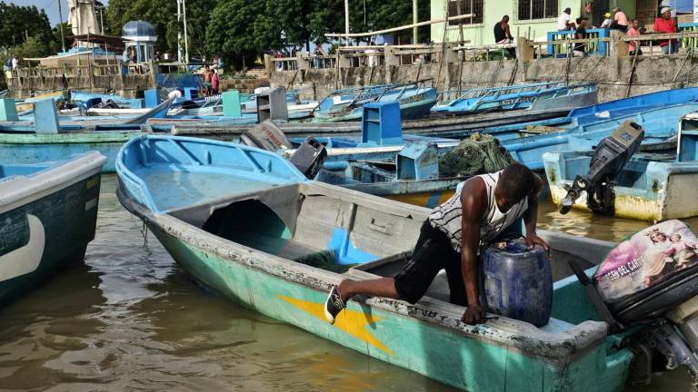 Convocan a voluntarios para limpieza en Refugio de Vida Silvestre Río Esmeraldas tras derrame de petróleo