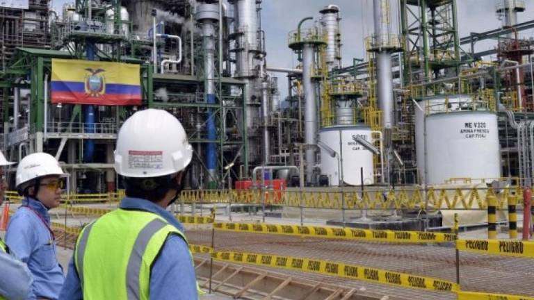 Aumenta producción petrolera ecuatoriana para contrarrestar caída del precio