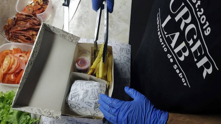 Restaurantes refuerzan medidas de seguridad para entregas a domicilio