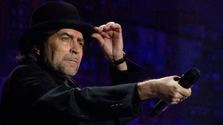 Caída de Sabina obliga a posponer concierto con Serrat