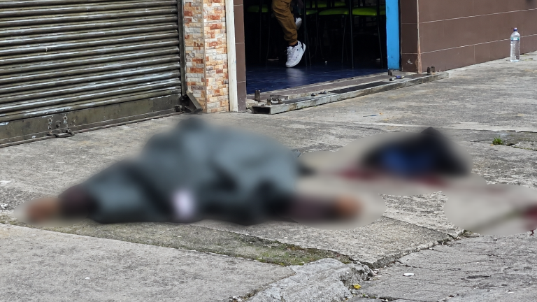 Dos presuntos delincuentes fueron abatidos durante un asalto a un local comercial en Quito