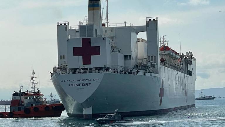 Más de 950 médicos llegan a Manta a bordo de un buque hospital de Estados Unidos