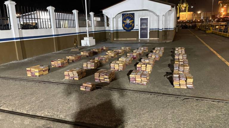 Panamá decomisa cerca de una tonelada de droga en contenedor procedente de Ecuador