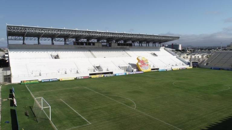 Delfín vence a Emelec, que cae a los últimos lugares de la tabla; Independiente del Valle golea
