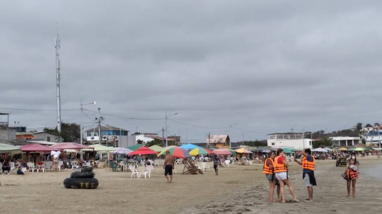 Playas y balnearios del país vuelven a recibir turistas luego de que finalizara cierre del COE Nacional