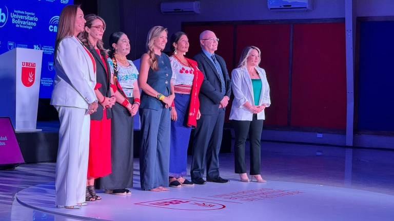 El segundo grupo de candidatos a la Vicepresidencia de la República previo al debate.