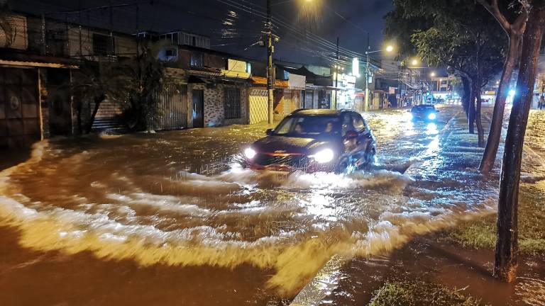 Gobierno convoca al COE Nacional tras lluvias intensas y nuevo pronóstico del Fenómeno de El Niño