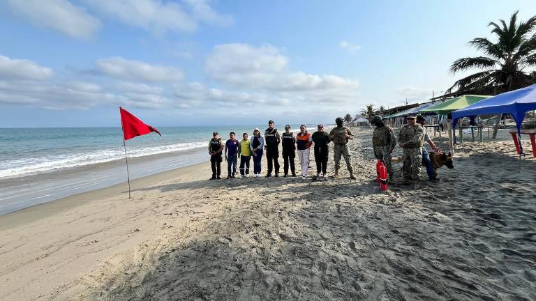 Cierran una playa en Santa Elena por 'contaminación' a vísperas del feriado de Fin de Año