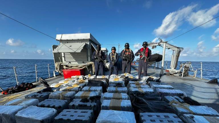 Estados Unidos ayuda a frustrar envío de droga desde Galápagos: hallan embarcación contaminada con el alcaloide