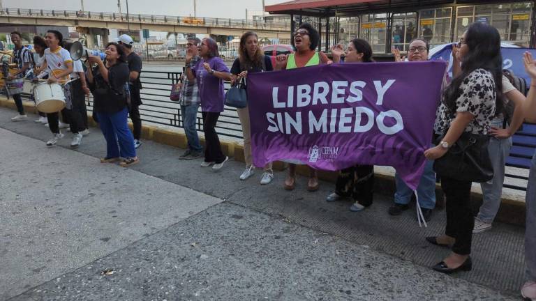 Cepam Guayaquil participa activamente en la defensa de los derechos de las mujeres.
