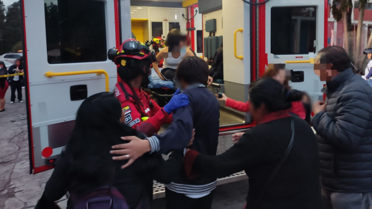 Una estampida de estudiantes en un colegio de Quito habría dejado a varias personas heridas