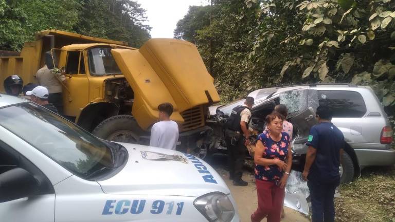 Un presunto delincuente abatido y policías heridos dejó un asalto a mano armada en la vía Piñas-Zaracay