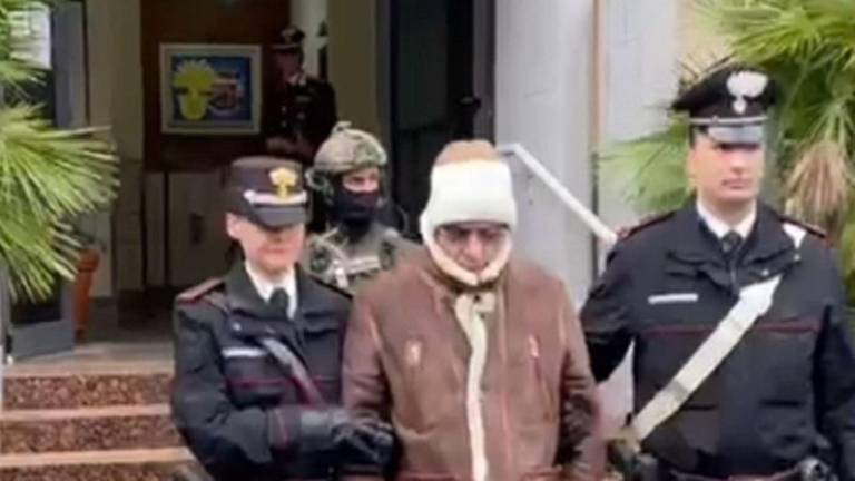 Matteo Messina Denaro, último padrino de Cosa Nostra, fue detenido el lunes 16 de enero en una clínica de Palermo, donde se estaba sometiendo bajo falso nombre a un tratamiento contra el cáncer