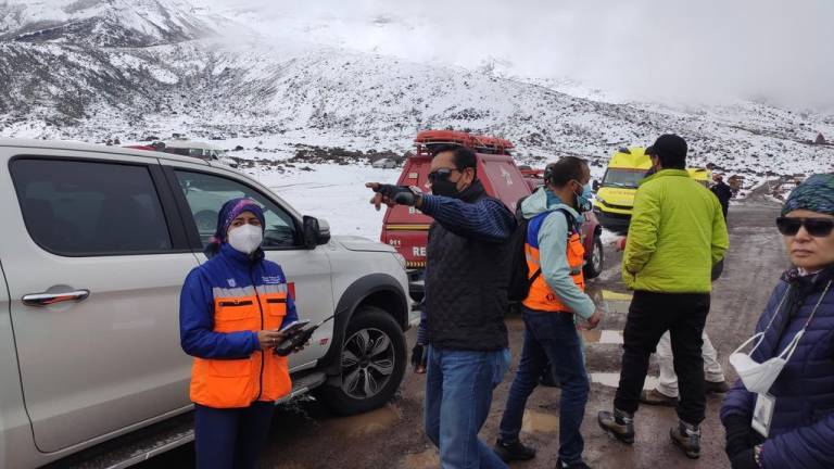 32 turistas atrapados en los nevados Chimborazo y El Altar