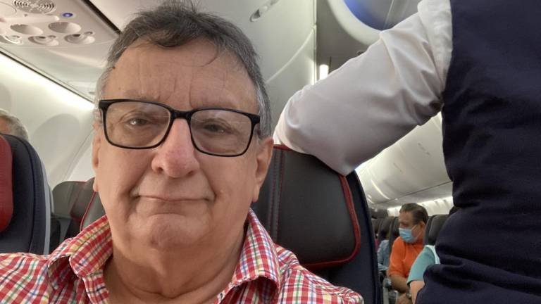 El periodista Emilio Palacio vuelve a Ecuador tras una década de exilio