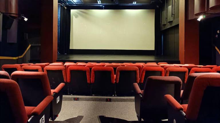La sala que nació a contracorriente: 8ymedio cumple 25 años y celebra con Eurocine EC