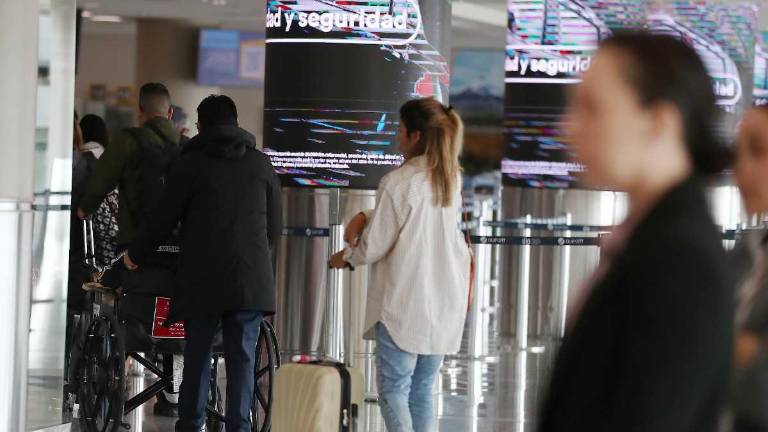 En Ecuador está vigente nuevo reglamento para controlar la salida de menores de edad