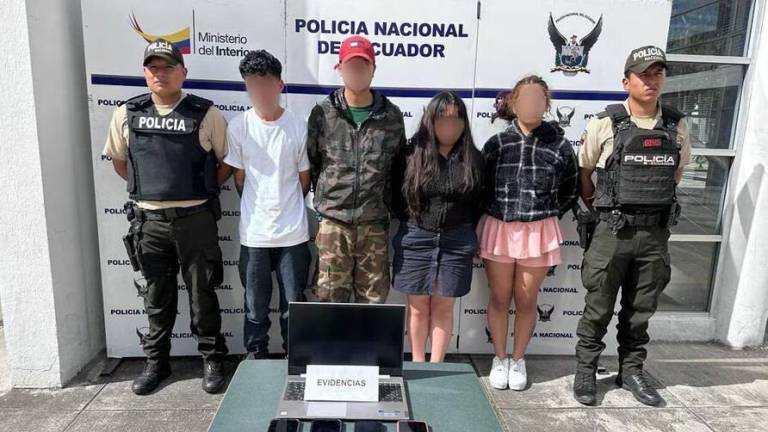 Dos mujeres habrían usado Tinder para contactar a dos sujetos, intoxicarlos y robar dentro de un departamento en Quito