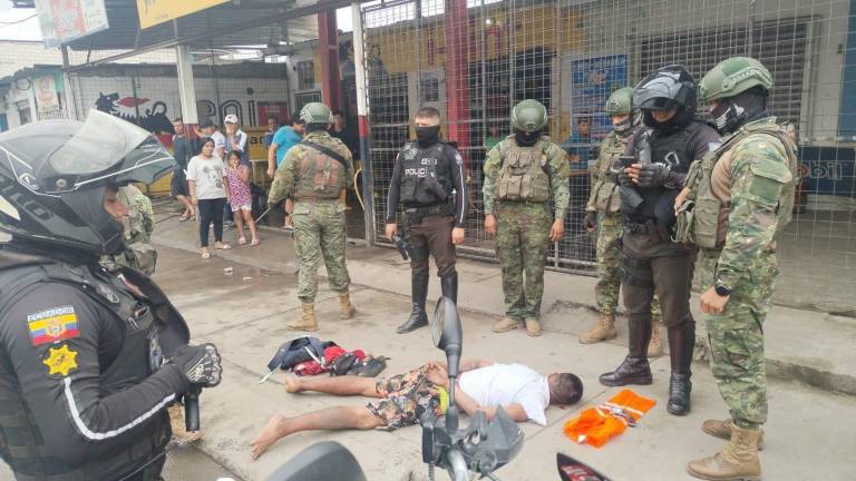 Tres personas fueron detenidas durante controles de armas en Guayaquil y Durán