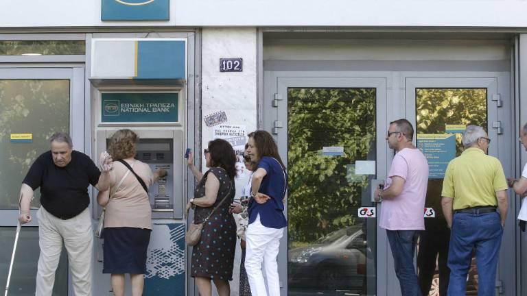 En Grecia, los 60 euros diarios son la "dosis del drogadicto"