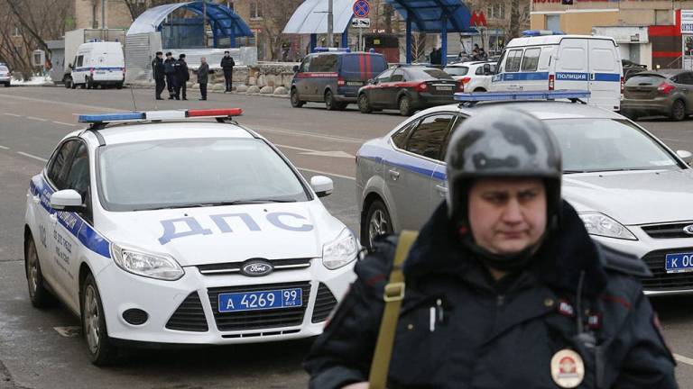 Una mujer decapita a una niña en Moscú y pasea con su cabeza