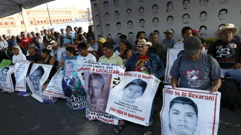 Padres de 43 jóvenes mexicanos inician huelga hambre