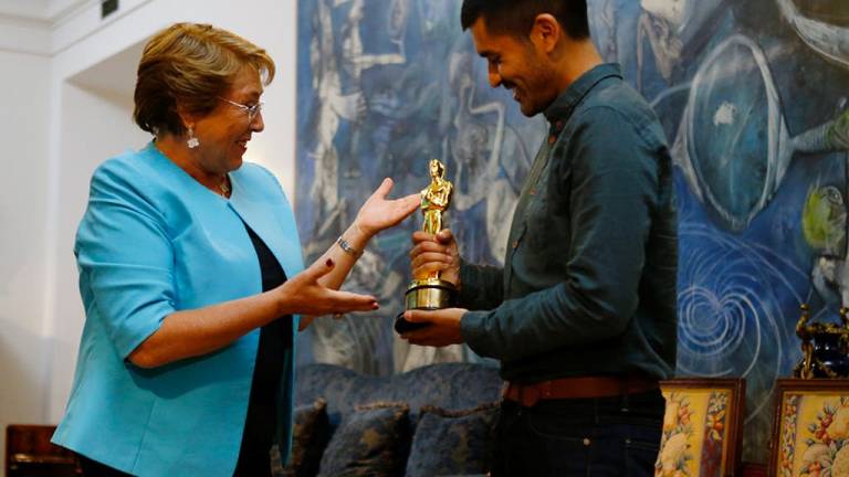 Chile celebra su primer Óscar en el Palacio de Gobierno