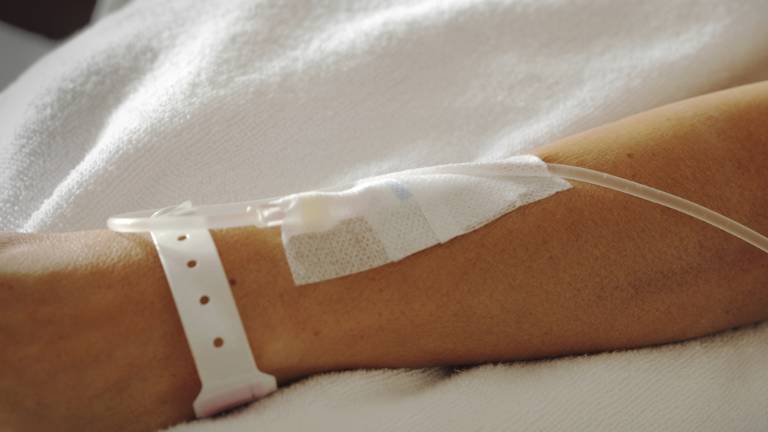 Expertos sugieren que quimio perjudica en última etapa del cáncer