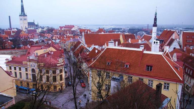 Cancillería consigue permiso de ingreso a Estonia para ecuatorianos que huyen del conflicto