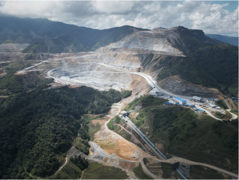 $!El proyecto Mirador, concesionado a la empresa china Ecuacorriente, es observado por los daños ambientales y riesgos por uso de desechos. Foto archivo