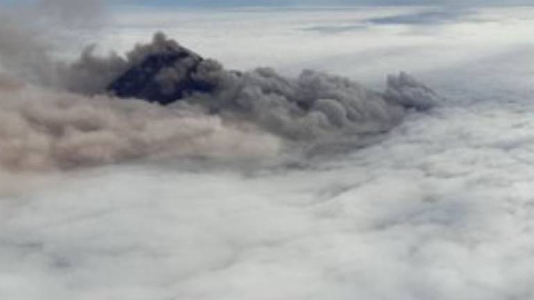 Continúan las emisiones de ceniza de volcán Sangay; satélite reportó la ocurrencia de una anomalía